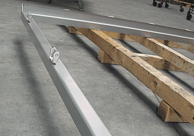 [Translate to Englisch:] Tuerbefestigungsrahmen Kuehlfahrzeug