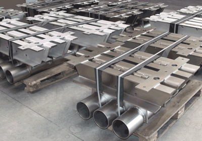 Tension wire guides at the north bridge in Minden 