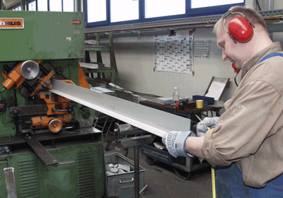 Photo shear cutting